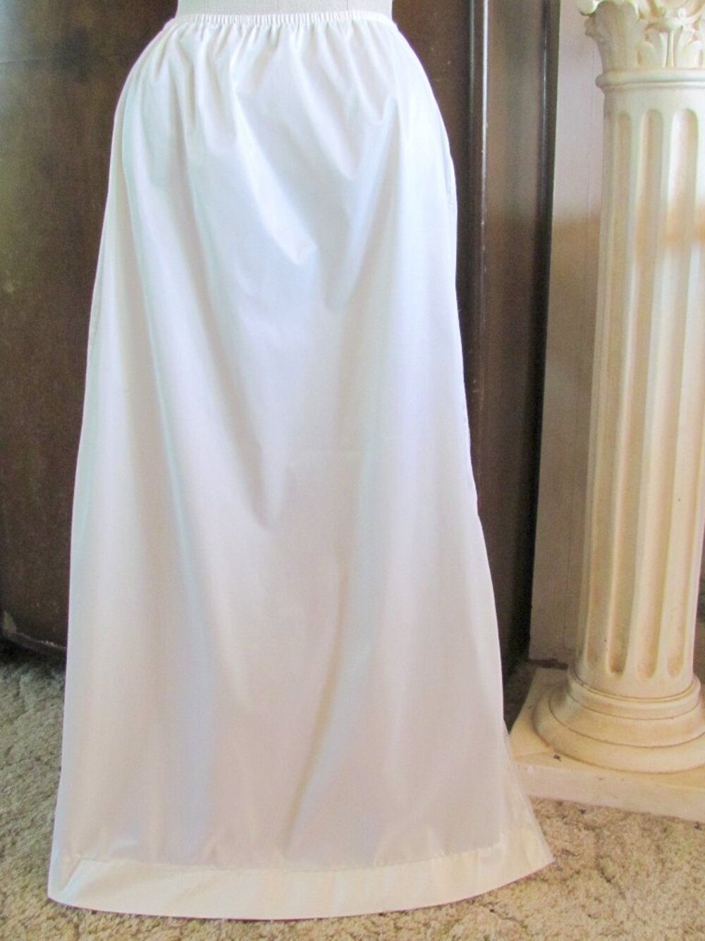 LONG HALF SLIP, WHITE w LONG SIDE SLIT, Waist: 22-28", VINTAGE NYLON